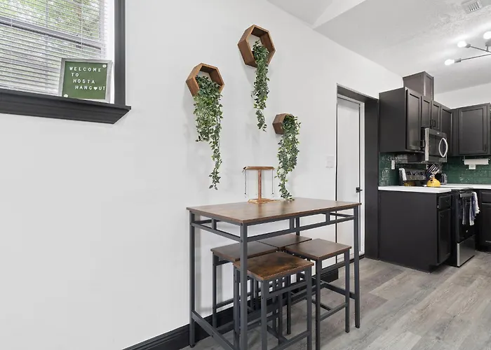 Holiday home The Hosta Hangout - A Luxury Haven